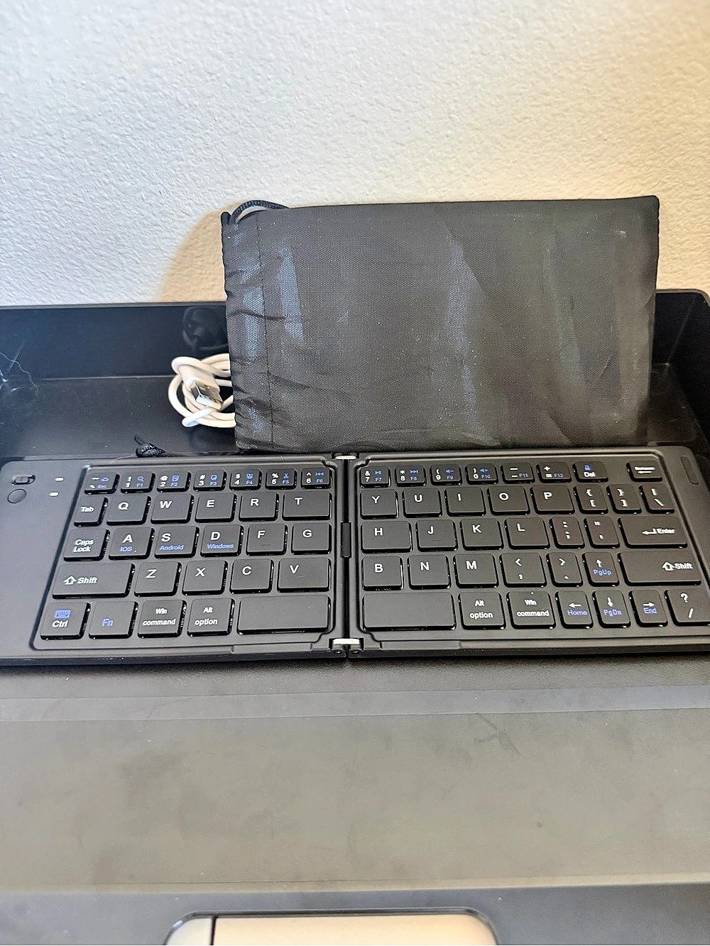 New, NO box - Black - Portable, Rechargeable Bluetooth Keyboard with Carry Case